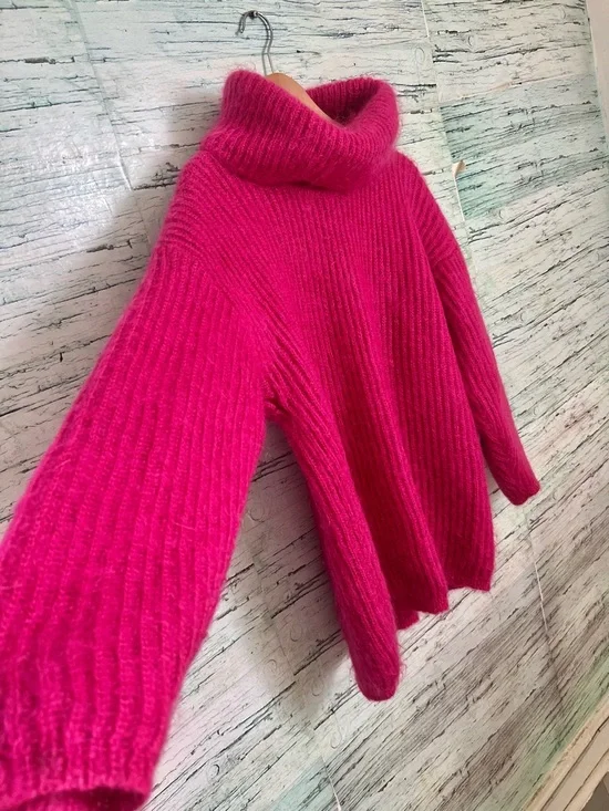 Vintage STUDIO Michele Stuart Mohair Sweater | Hot Pink | Oversized Cozy Knit - Picture 8 of 9